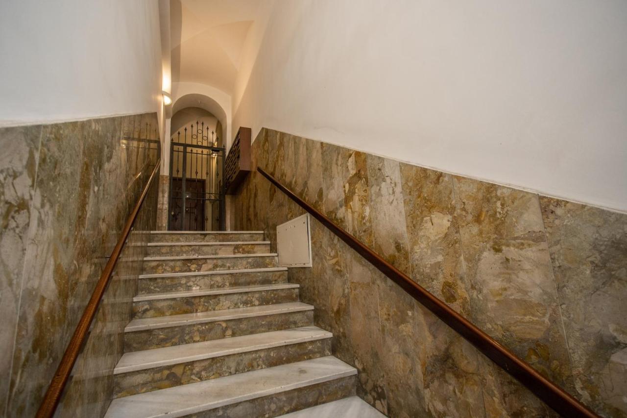 Apartmán Fresh House Cavour Řím Exteriér fotografie
